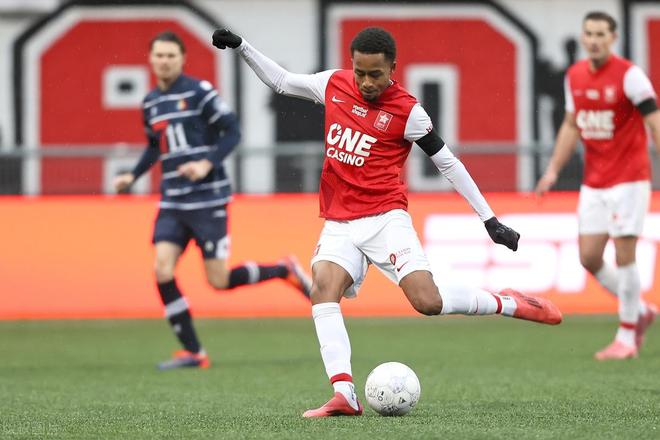 他更擅长用 他更擅长用