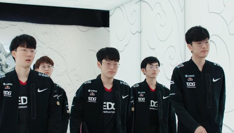 但它背后隐 但它背后隐