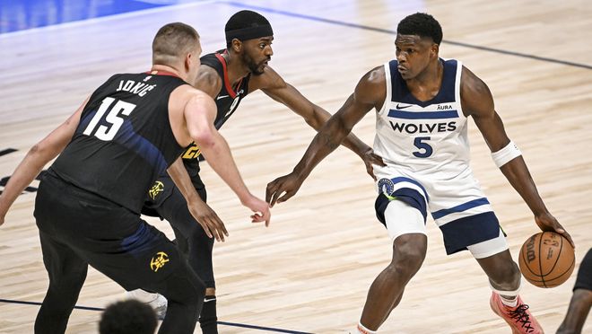 两队在这项 两队在这项